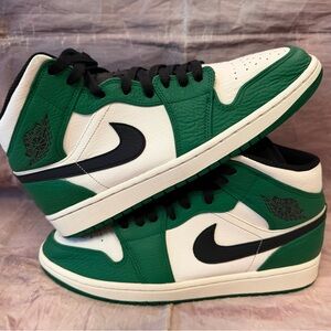 Nike Air Jordan 1 Mid “Pine Green” sz10